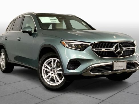 Used 2025 Mercedes-Benz GLC 300 GLC 300 image 2