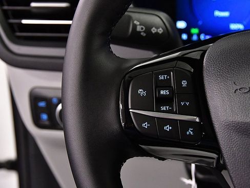 New 2025 Ford Escape SE w/ PHEV Premium Package image 19