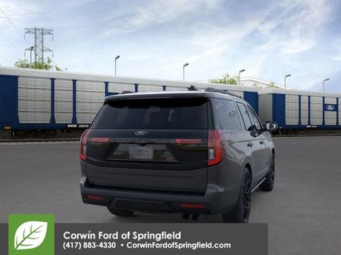 New 2026 Ford Expedition Platinum image 8
