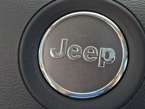 Used 2019 Jeep Grand Cherokee Limited image 35