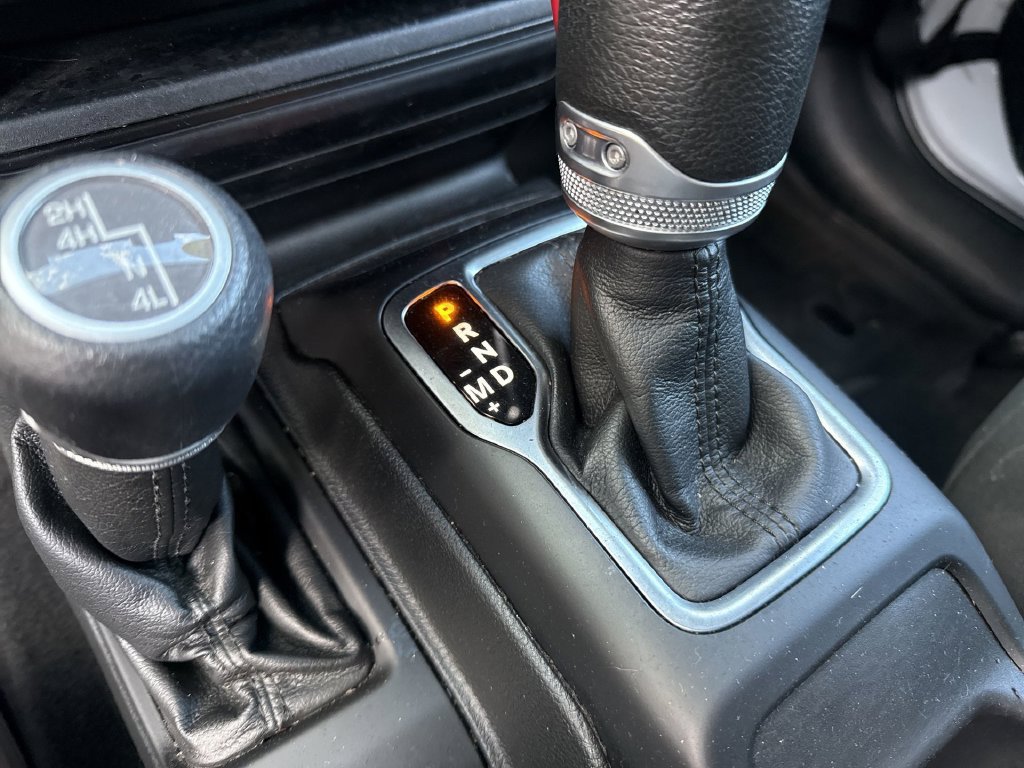 Used 2022 Jeep Wrangler Unlimited Sport AWD/4WD image 24