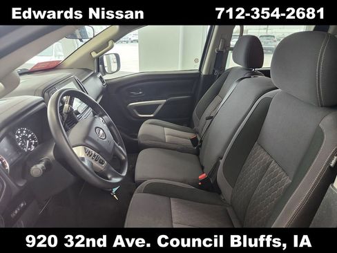 Used 2023 Nissan Titan SV image 32