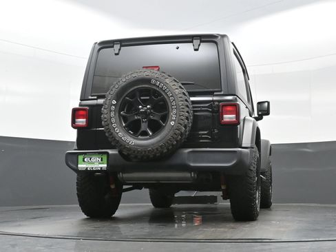 Used 2021 Jeep Wrangler Sport AWD/4WD image 30