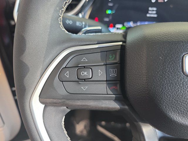 Used 2023 Jeep Grand Cherokee 4WD 4xe image 14