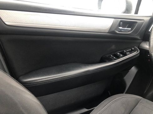 Used 2015 Subaru Legacy 2.5i Premium AWD/4WD image 10