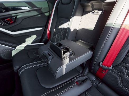 Used 2025 Lamborghini Urus SE image 48