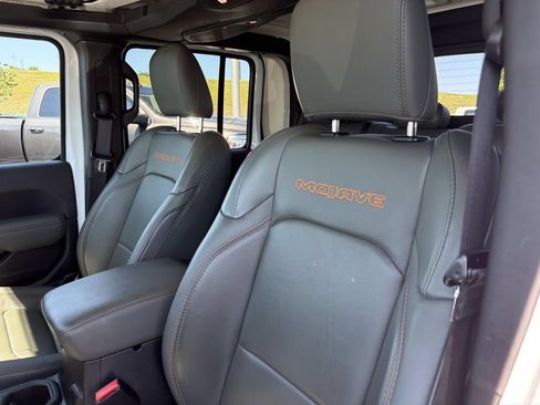 Used 2024 Jeep Gladiator Mojave w/ Technology Group AWD/4WD image 22