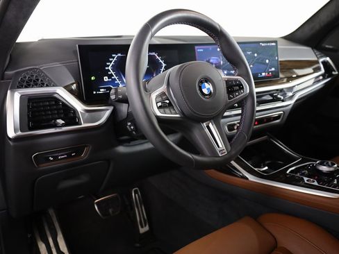 Used 2026 BMW X7 M60i image 30