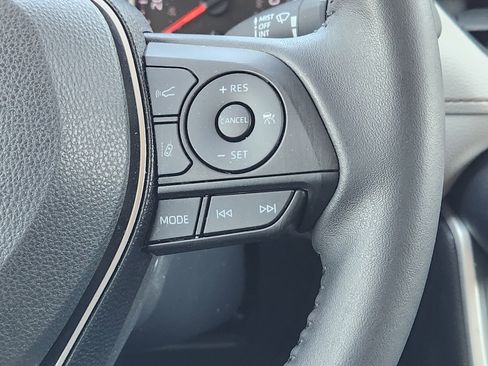 Used 2020 Toyota RAV4 XLE Premium image 29