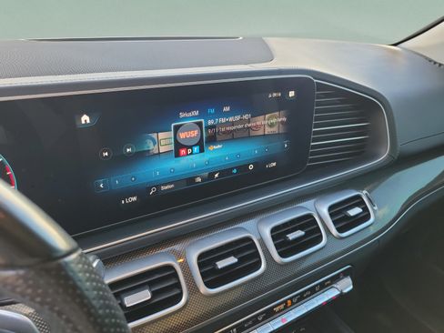 Used 2022 Mercedes-Benz GLS 450 4MATIC image 19