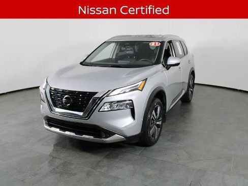 Certified 2021 Nissan Rogue Platinum FWD image 2