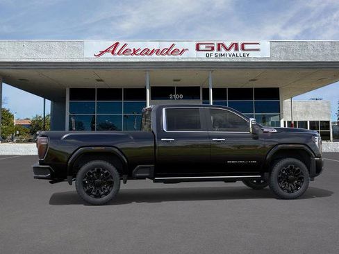 New 2026 GMC Sierra 2500 Denali w/ Denali Reserve Package image 5