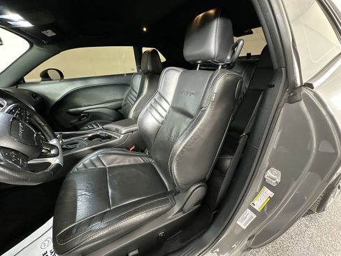 Used 2017 Dodge Challenger SRT w/ Technology Group image 11