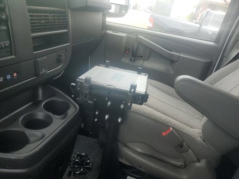 Used 2021 Chevrolet Express 2500 RWD image 15