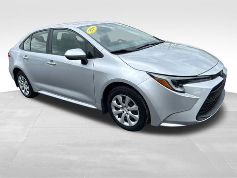 Certified 2024 Toyota Corolla LE AWD/4WD image 7