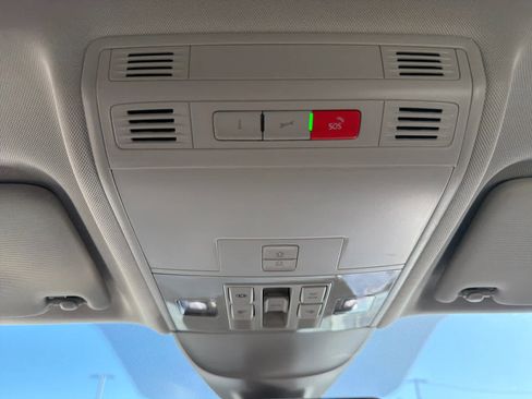 Certified 2025 Volkswagen Taos SEL image 33