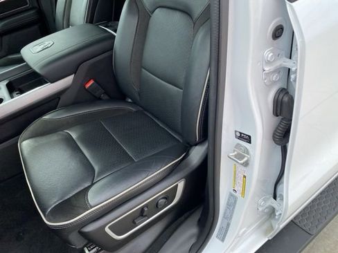 Used 2023 RAM 1500 Laramie AWD/4WD image 17