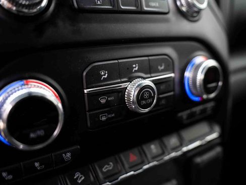 Used 2022 GMC Sierra 2500 AT4 w/ Gooseneck/5TH Wheel Package image 14