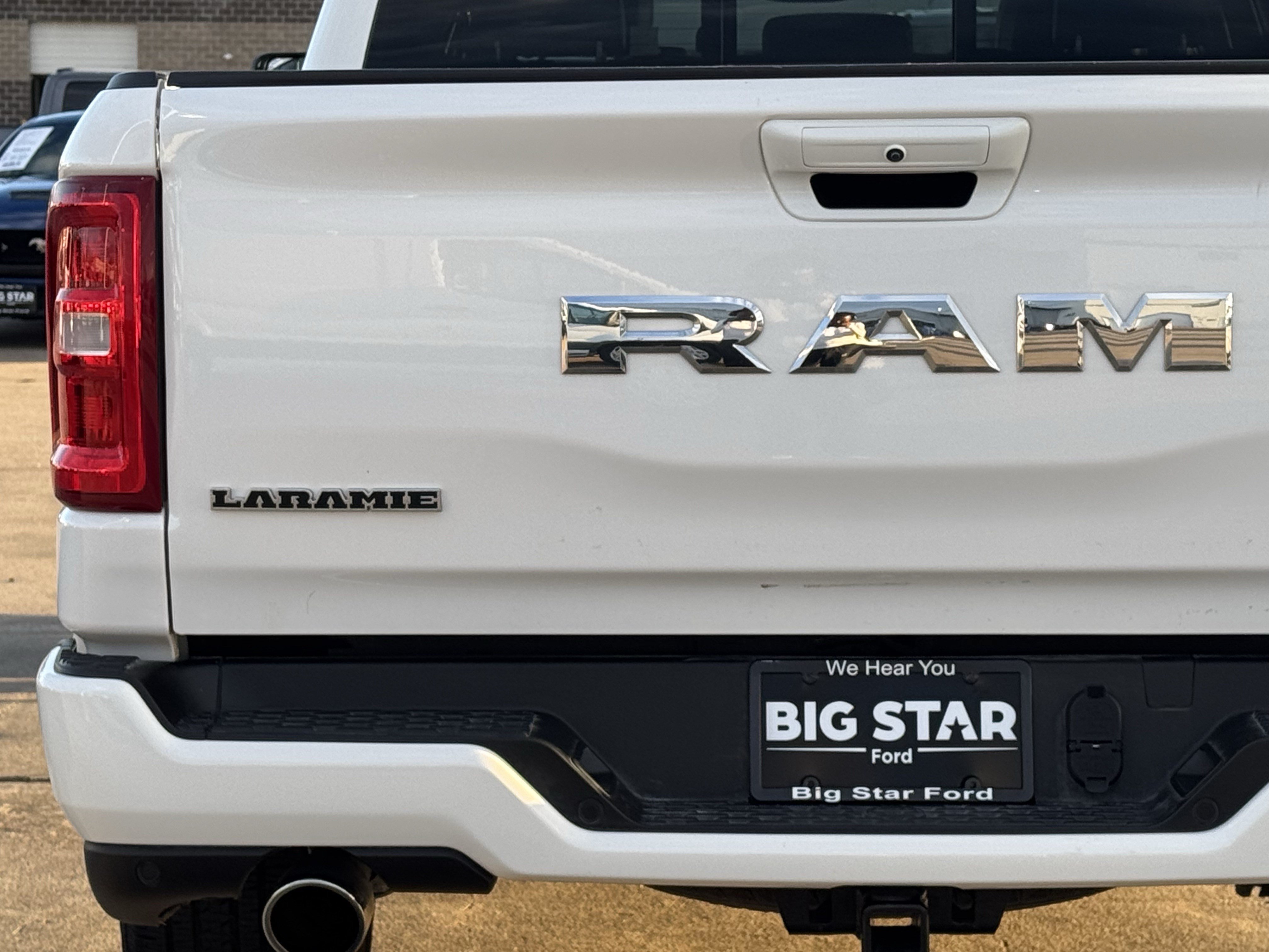 Used 2025 RAM 1500 Laramie w/ Sport Appearance Package AWD/4WD image 10