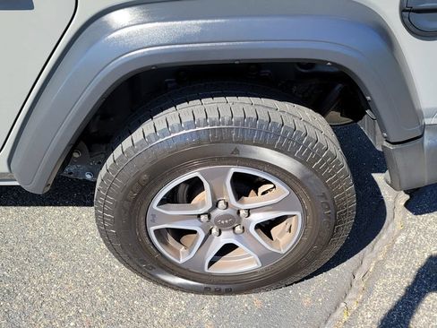 Used 2019 Jeep Wrangler Unlimited Sport S AWD/4WD image 8