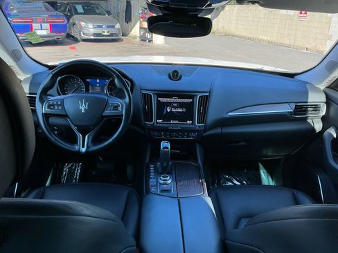 Used 2019 Maserati Levante image 18