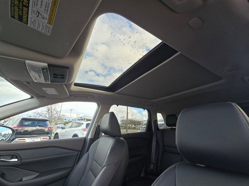 Used 2023 Nissan Rogue SL w/ SL Premium Package image 26