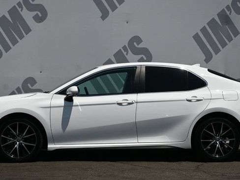Used 2024 Toyota Camry SE w/ Blackout Package (TMS) FWD image 8