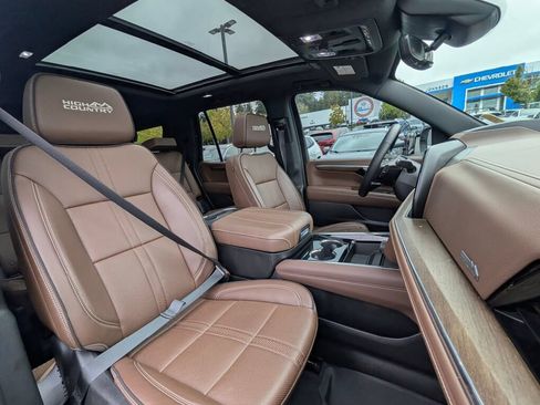 Used 2025 Chevrolet Tahoe High Country w/ Sun And Tow Package AWD/4WD image 35
