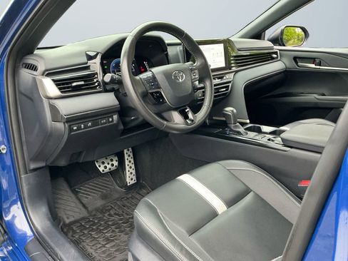 Certified 2025 Toyota Camry SE AWD/4WD image 12