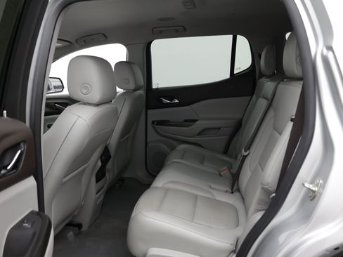 Used 2019 GMC Acadia SLT w/ LPO, Cargo Package FWD image 31