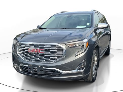 Used 2018 GMC Terrain Denali w/ Advanced Safety Package image 3