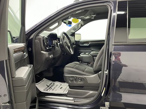 Used 2025 GMC Sierra 1500 Elevation AWD/4WD image 2