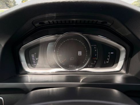 Used 2018 Volvo S60 T5 Inscription Platinum FWD image 3