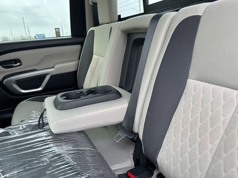 Used 2021 Nissan Titan SV w/ SV Convenience Package image 19