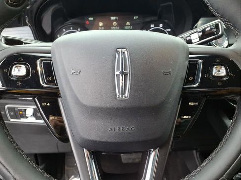 Used 2022 Lincoln Corsair AWD w/ Equipment Group 101A image 15