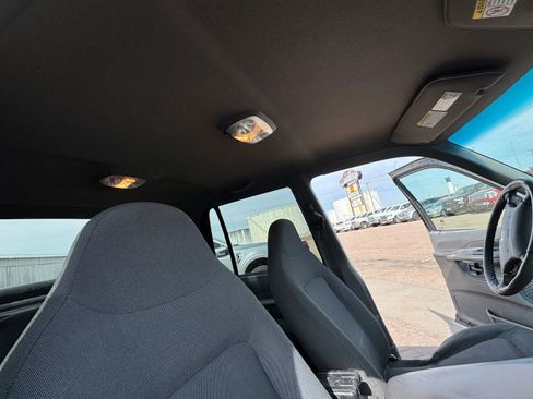 Used 2001 Ford Explorer Sport Trac 4x4 image 9