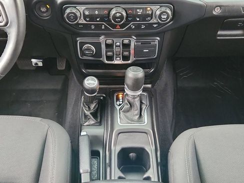 Used 2019 Jeep Wrangler Unlimited Sport S image 11