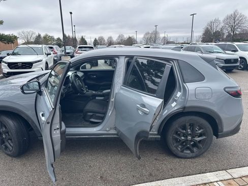 Certified 2023 Honda HR-V Sport image 11