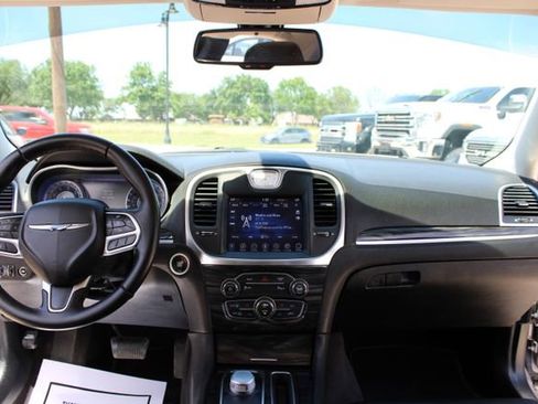 Used 2017 Chrysler 300 Limited w/ 300 Premium Group AWD/4WD image 18