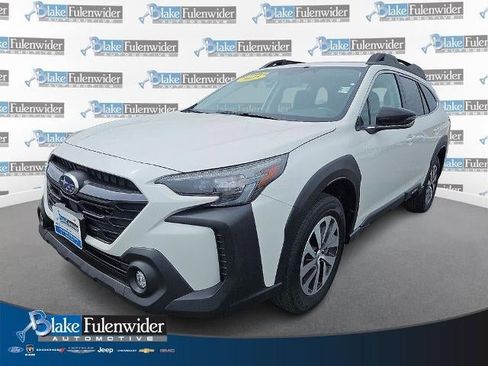 Used 2025 Subaru Outback Premium AWD/4WD image 1
