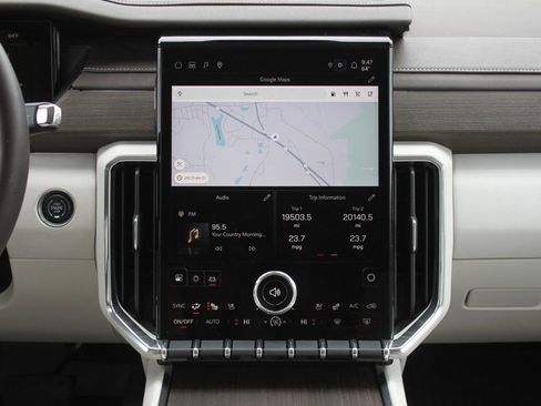 Used 2024 GMC Acadia Denali w/ Super Cruise Package image 10