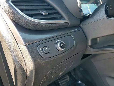 Used 2020 Buick Encore Preferred image 11