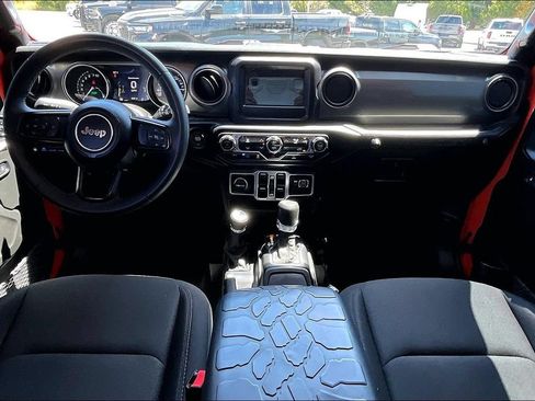Used 2023 Jeep Wrangler Unlimited w/ Convenience Group AWD/4WD image 11