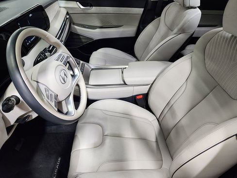 Used 2025 Hyundai Palisade Calligraphy FWD image 29