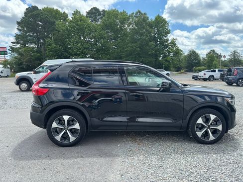 Used 2023 Volvo XC40 B4 Ultimate FWD image 7