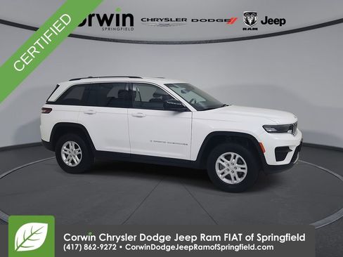 Used 2023 Jeep Grand Cherokee Laredo AWD/4WD image 1