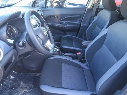 Used 2025 Nissan Versa SV w/ Trunk Package FWD image 15