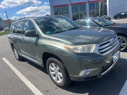 Used 2012 Toyota Highlander SE w/ Tow Pkg