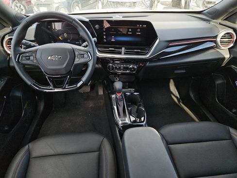 Used 2025 Chevrolet Trax RS w/ Driver Confidence Package image 11