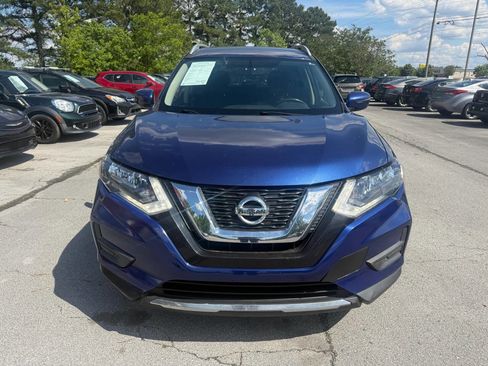 Used 2017 Nissan Rogue SV AWD/4WD image 3
